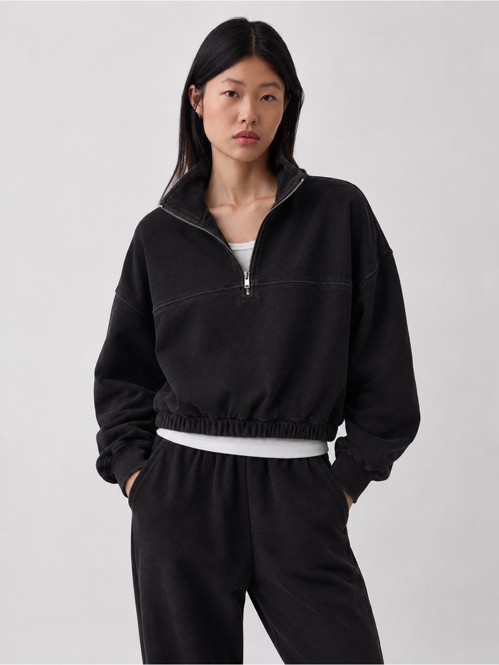 Forever 21 Women's Black Half-Zip Cropped Pullover Jacket